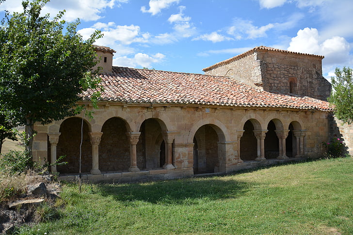 Omeñaca, Soria, románico, Iglesia románica de