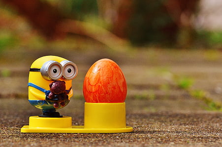 міньйон, Великдень, яйце чашки, яйце, барвистий, пасхальне яйце, Зі святом Великодня
