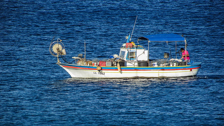 αλιευτικό σκάφος, Ψάρεμα, στη θάλασσα, μπλε, ψαράς, Κύπρος
