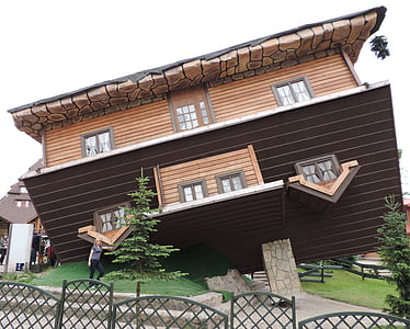 dům, obrácený, dřevěná konstrukce