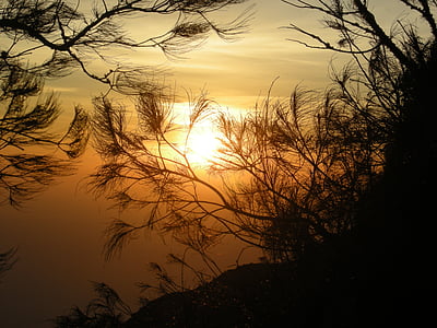 Схід сонця, Природа, тіні, силует, по відношенню до гори Арджуна, Індонезія