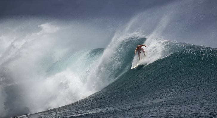 surfing, Indonesien, ön Java, Ombak tujuh, stora vågor, tapperhet, makt