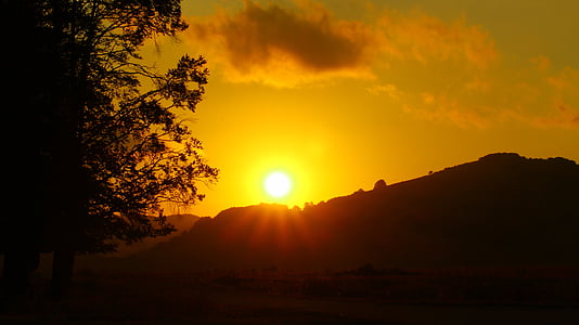 Sunset, bjerge, solen, gul, orange, stråler, sollys