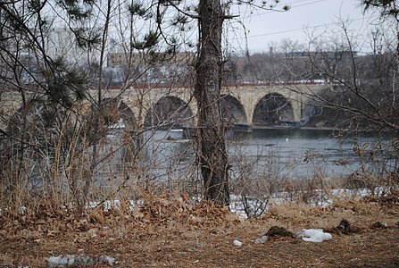 Minneapolis, Minnesota, Puente de arco de piedra, punto de referencia, arquitectura, Estados Unidos, agua