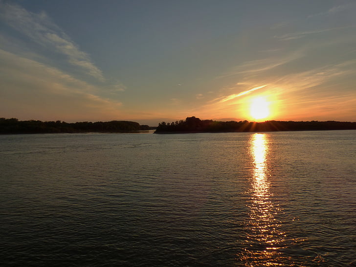 west, the sun, danube