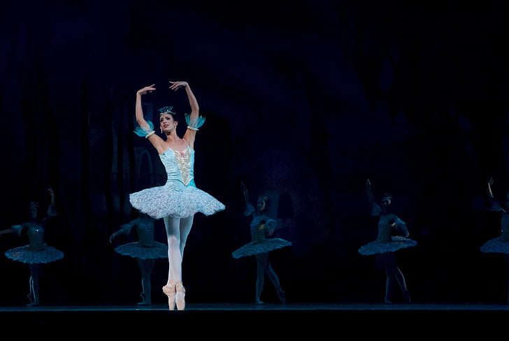 Balet/Ples i ostale igre - Page 13 Balance-ballerina-ballet-classic-preview