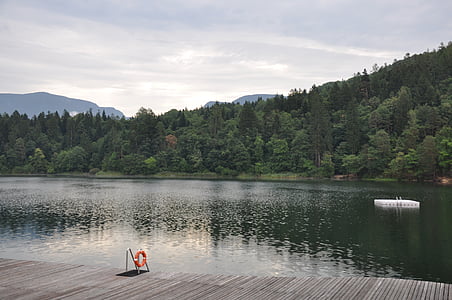 järven monticolo, Etelä-Tiroli, pilvet