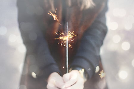 Sparkler, bokeh, celebrazione, fuochi d'artificio, fiamma, festivo, festeggiare