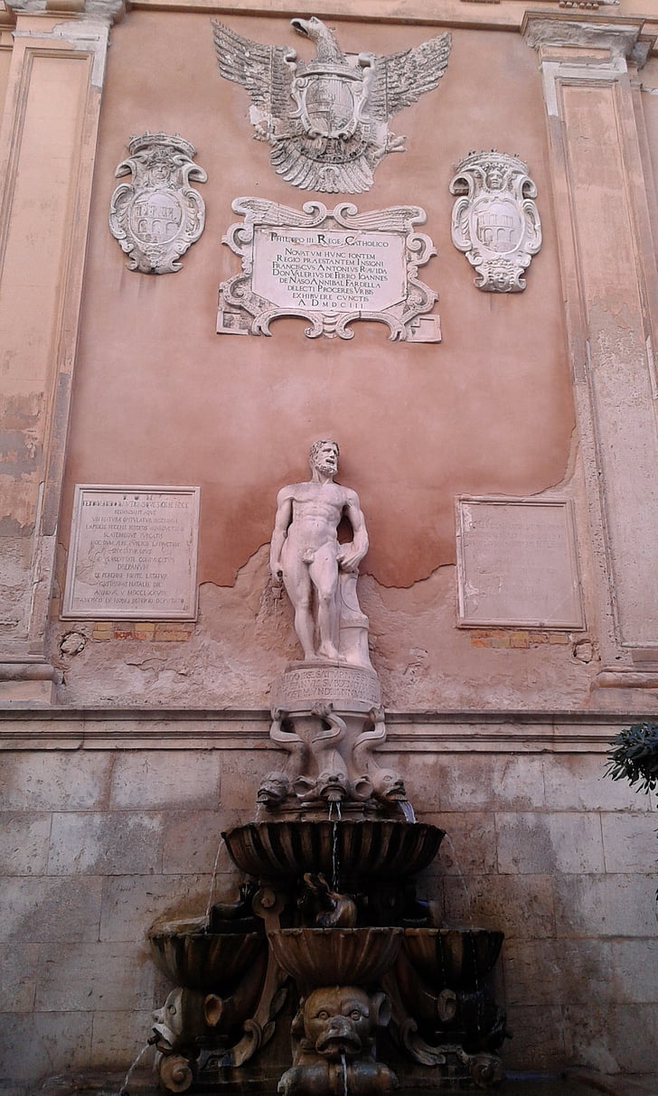 Fontaine de saturn, perceuses, Sicile