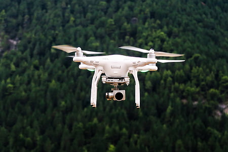 sélective, mise au point, photo, blanc, quadcopter, drone, vol stationnaire