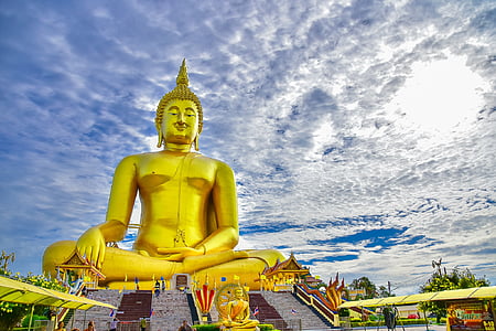 Ang thong, Wat muang, Statuia lui Buddha