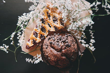 chocolate muffin, desserts, flowers, food, muffin, pie, sweets