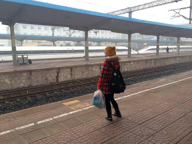 lányok, pályaudvar, a vonat, vasúti szerencsétlenség, nagysebességű vasút, platform