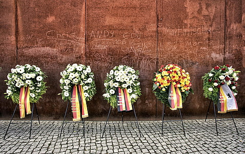 bernauer щрасе, изграждането на стената, 13 август 1961 г., 13 август 2011, Берлин, мемориална служба, включване