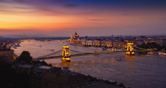 Boedapest, Hongarije, brug, nacht Boedapest, het Hongaarse Parlement, Pest, Parlement van de nacht