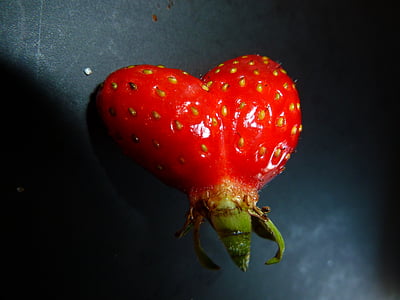 strawberry, heart, love, eat, sweet, delicious, favorite