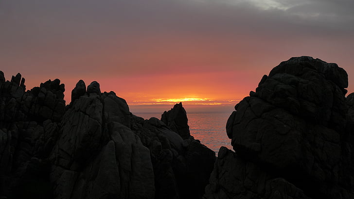 silhouette, rocks, near, sea, side, photo, golden