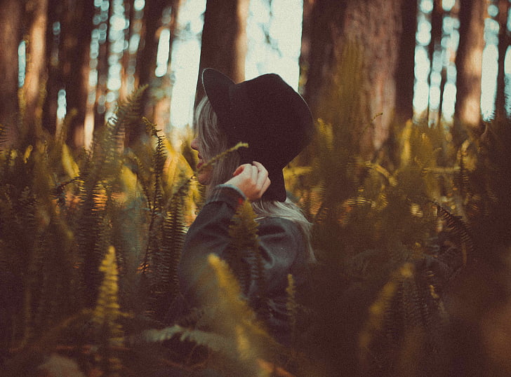 ліс, Дівчина, капелюх, на відкритому повітрі, людина, рослини, дерева