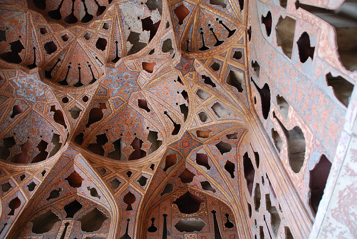 Iran, Isfahan, Palazzo ali qapu, het platform, beroemde markt, geschiedenis