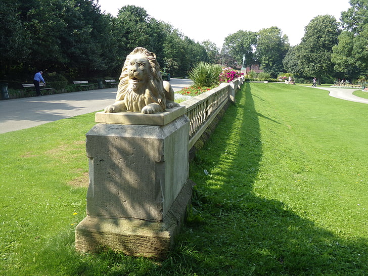 Mowbray park, Sunderland, løvene