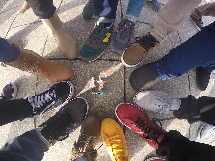 feet, pets, colors