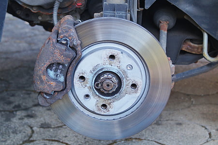 brake, disc brake, caliper, brake lining, brake disc, inspection, auto repair