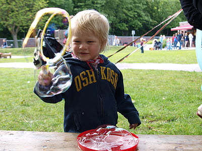 children, soap bubbles, play outside, make soap bubbles, children's, fun, puste fix