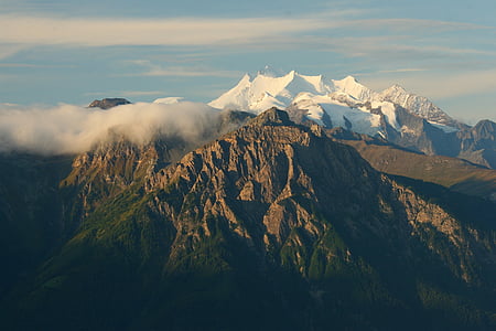 Gipfel im Morgenlicht, Alpine, Wallis, Morgensonne, Schweiz