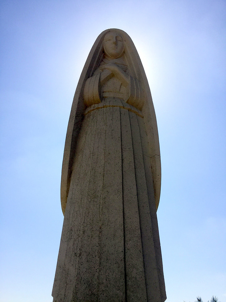 Santa Mónica, estatua de, California
