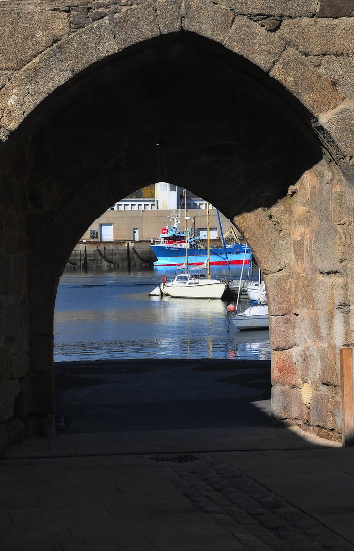 fouesnant, door, wharf, fortifications, boats, sea