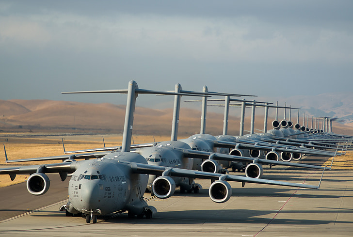 военные самолеты, взлетно-посадочная полоса, США, c-17, Globemaster, Грузовые, самолет