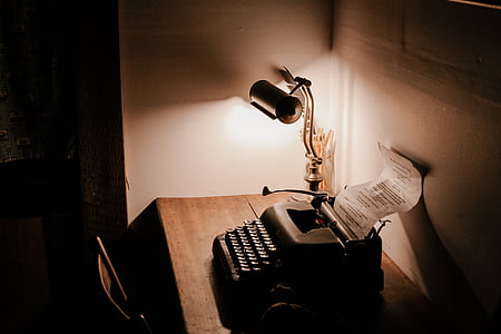 tamsus, kambarys, biuras, lentelė, kėdė, lempa, šviesos
