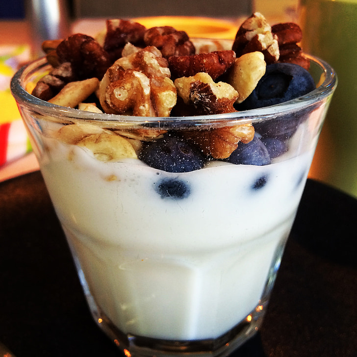 breakfast, berry, nuts