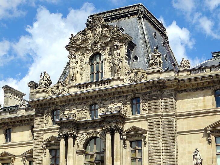 Paris, le Musée du louvre, les cariatides, statues, pavillon, Musée, façade