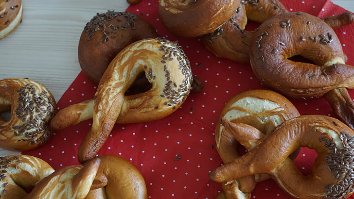 pretzels, pretzel, crispy, delicious, food, bavarian, baked goods