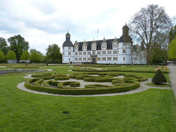 Paderborn, Castle, Neuhaus, a Schloß neuhaus, Nevezetességek, Park, építészet