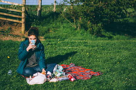 kvinde, iPhone, person, picnic, smartphone, kvinde, udendørs