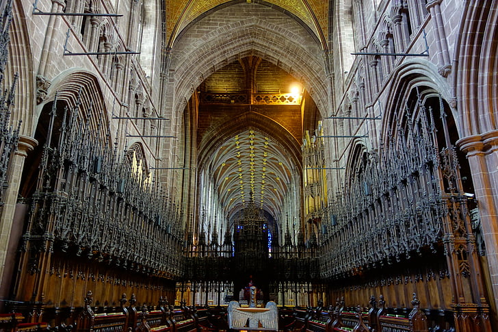Nhà thờ, Vương Quốc Anh, chỗ ngồi, khối lượng
