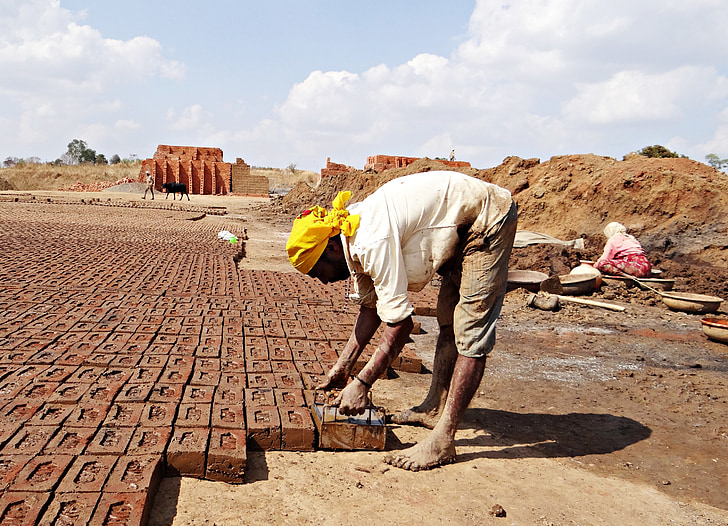 Brick-laying, bakstenen-making, baksteen-oven, werknemer, Dharwad, India
