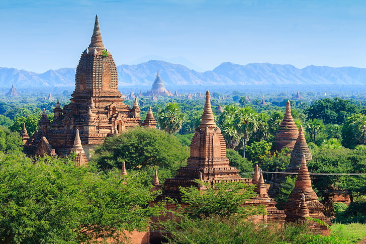Bagan, Myanmar, Archeologická oblast, Panorama, chrám minyeingon, UNESCO, zakysaná