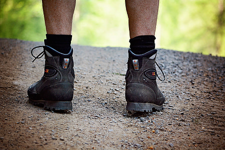 scarpe, scarpe da trekking, piedi dell'uomo, gambe uomo, piedi, distanza, escursionismo