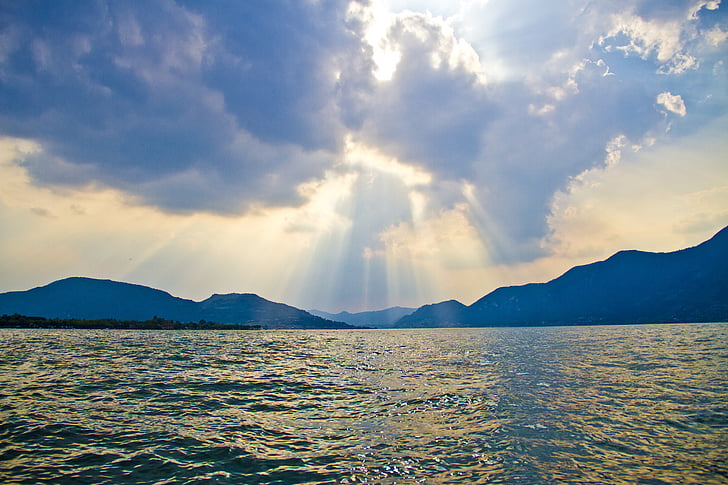 jezero Iseo, severní Itálie, jezero, mraky, Sunbeam, Scenics, obloha