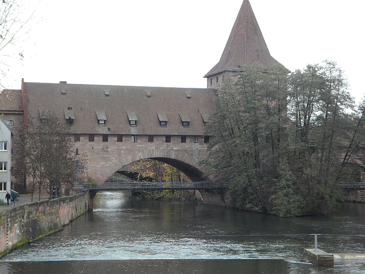 Nürnberg, óváros, Pegnitz, híd, ősz, torony, folyó