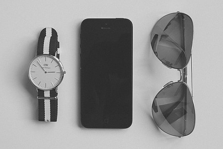 reloj, gafas de sol, accesorios, iPhone, móvil, tecnología, blanco y negro