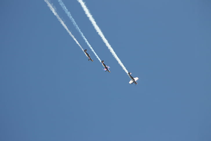 flugshow, acrobaţie, AirPower, Red-bull, Red bull, afisul, cer