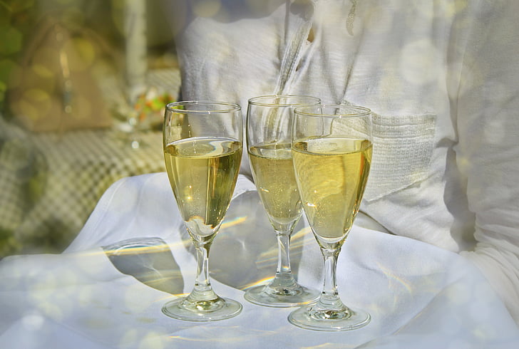 Champagner, Champagner-Gläser, Brille, trinken, Feier, feiern, Alkohol