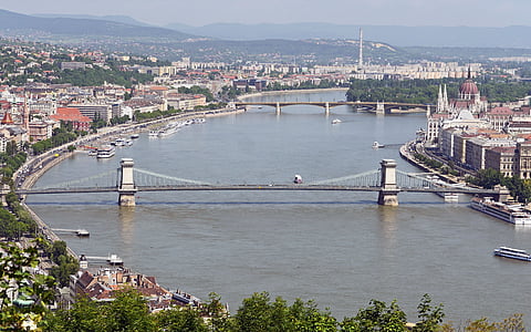 Budapest, Danube, vue d’ensemble, Pont des chaînes, pont Marguerite, Parlement, vue depuis la colline de gellert