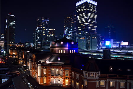 Tokijo stotis, vaizdas naktį, apšvietimas