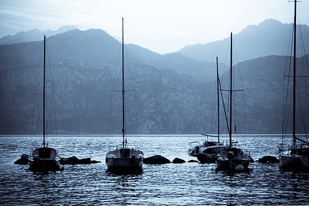 łodzie żaglowe, Jezioro, góry, wody, krajobraz, nastrój, wakacje