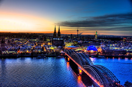 Hohenzollernbrücke, Köln, Skyline, touristische Attraktion, Wahrzeichen, Fluss, Brücke